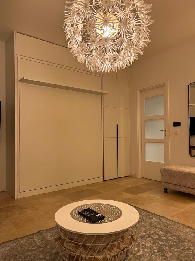 Rose Downtown Lägenhet Podgorica Exteriör bild