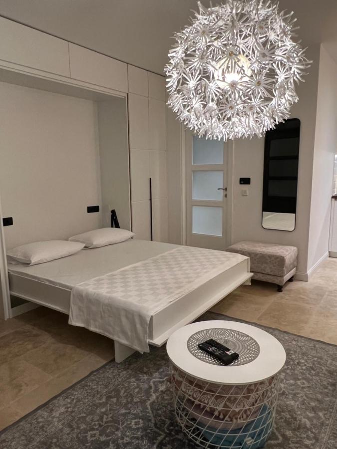 Rose Downtown Lägenhet Podgorica Exteriör bild