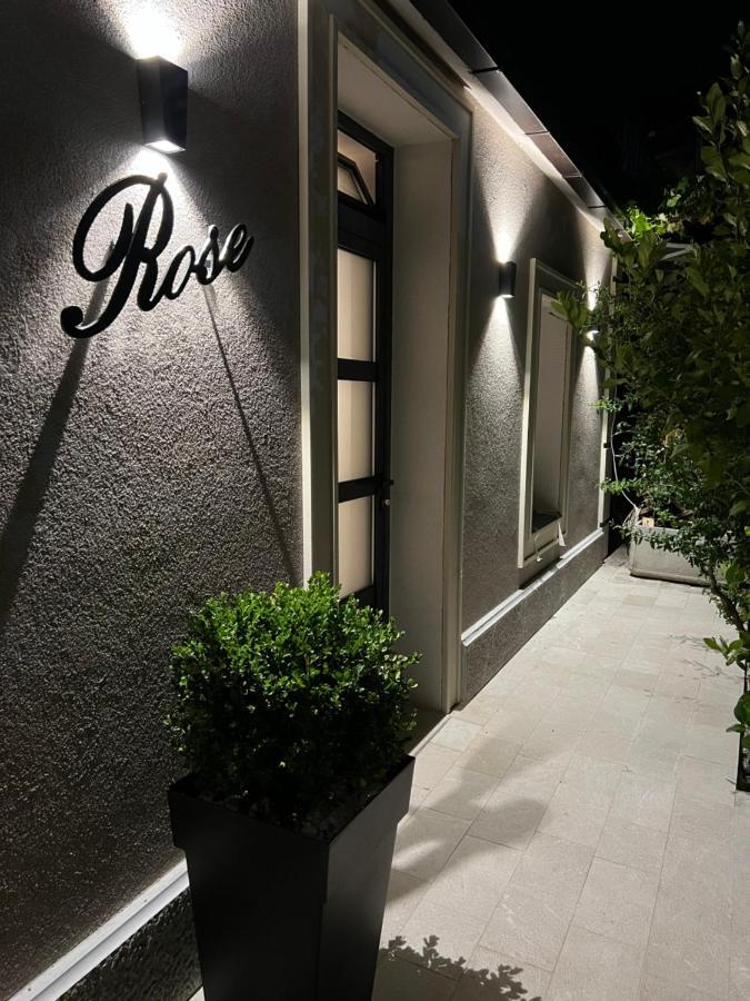 Rose Downtown Lägenhet Podgorica Exteriör bild
